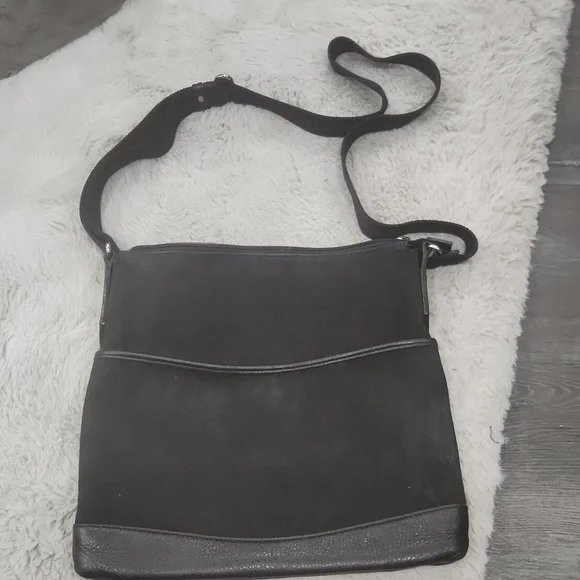 Gucci Black Messagner Crossbody Bag - Picture 2 of 10